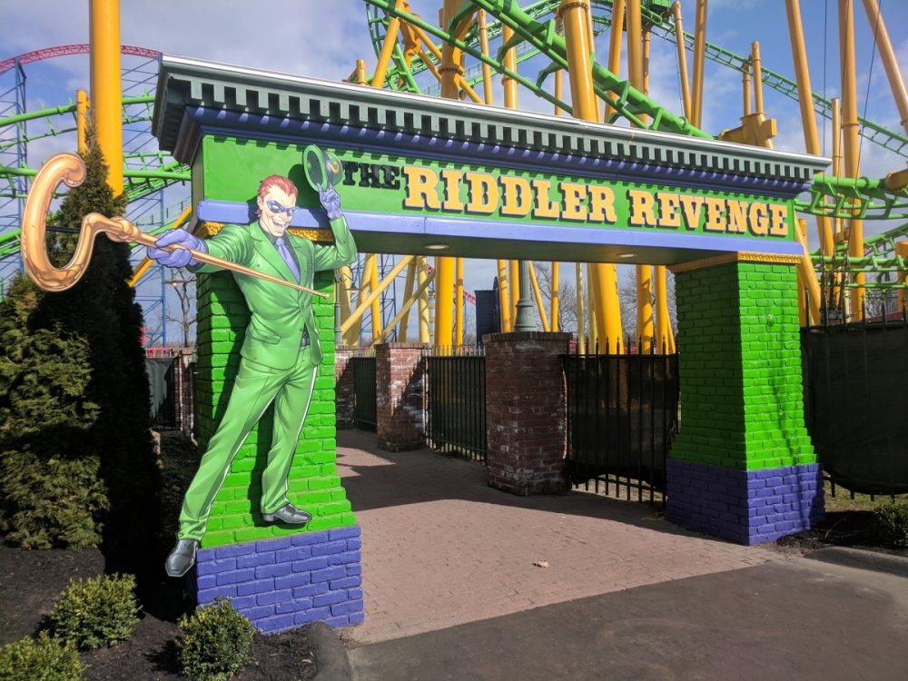 886688260_RiddlerEntrance.thumb.jpg.23159b310f6c87e46994b2fcfd8fe251.jpg
