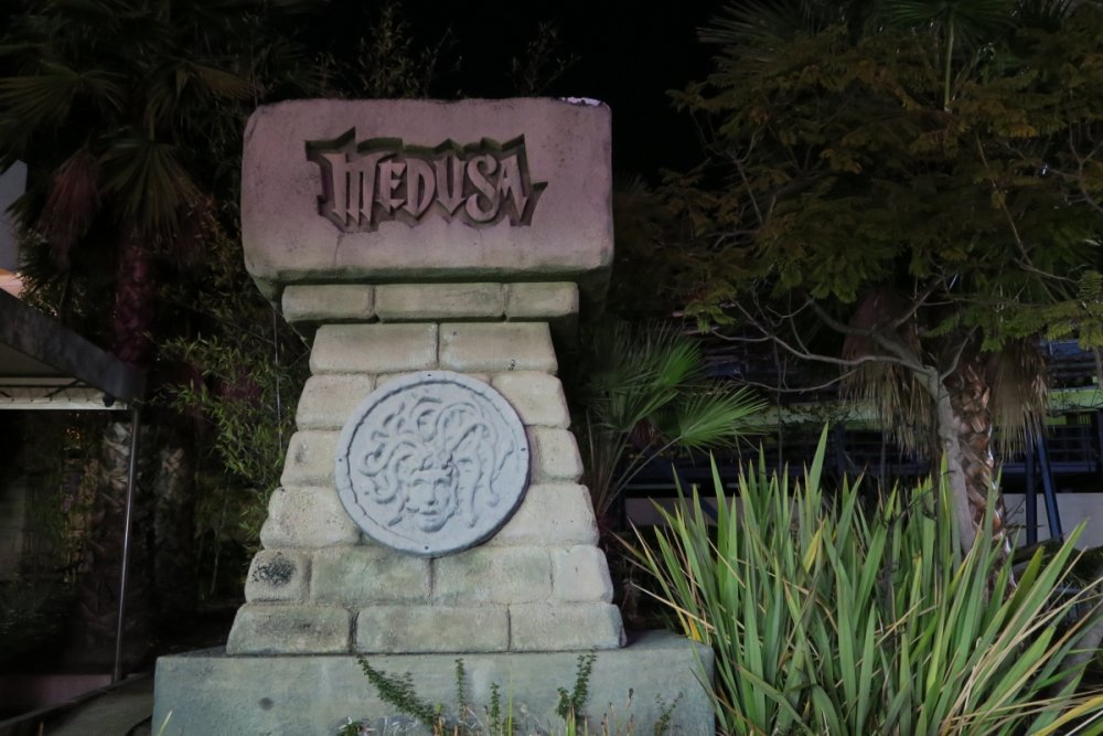 887455893_MedusaEntrance.thumb.jpg.73f1650449c662ed5e31c2883625d05c.jpg