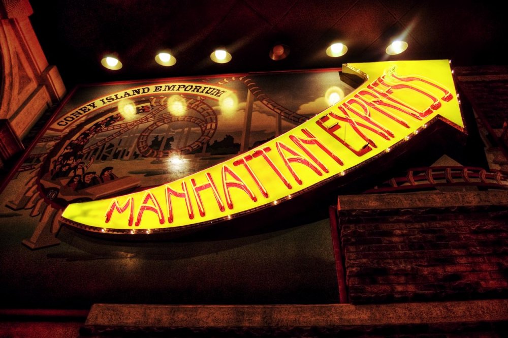 905161575_manhattanexpresssign.thumb.jpg.f82a720a113402af76eb9fbbd76bc905.jpg