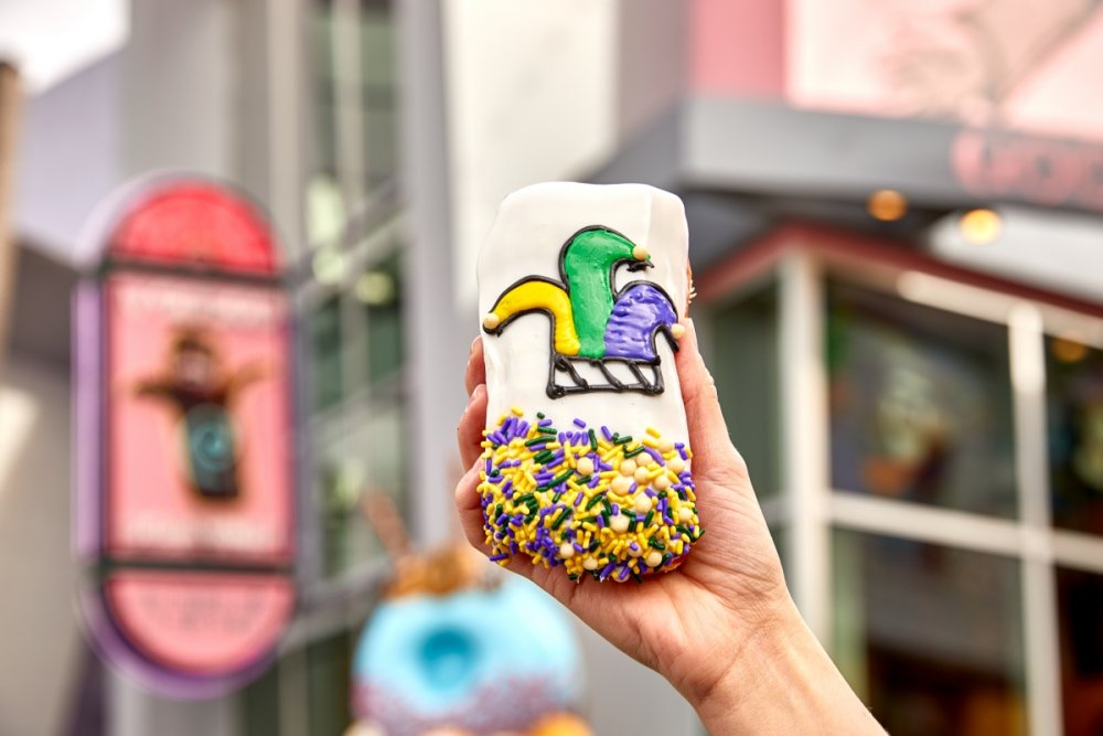 909801795_15_VoodooDoughnut_MardiGras.thumb.jpg.f9c5a532ddbcc17daef009199af7d16f.jpg