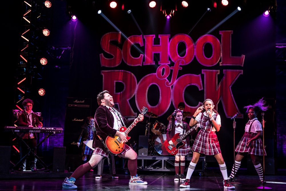 937666806_SchoolofRockTour(7).thumb.jpg.dae17f83351992893103fe751f81754b.jpg