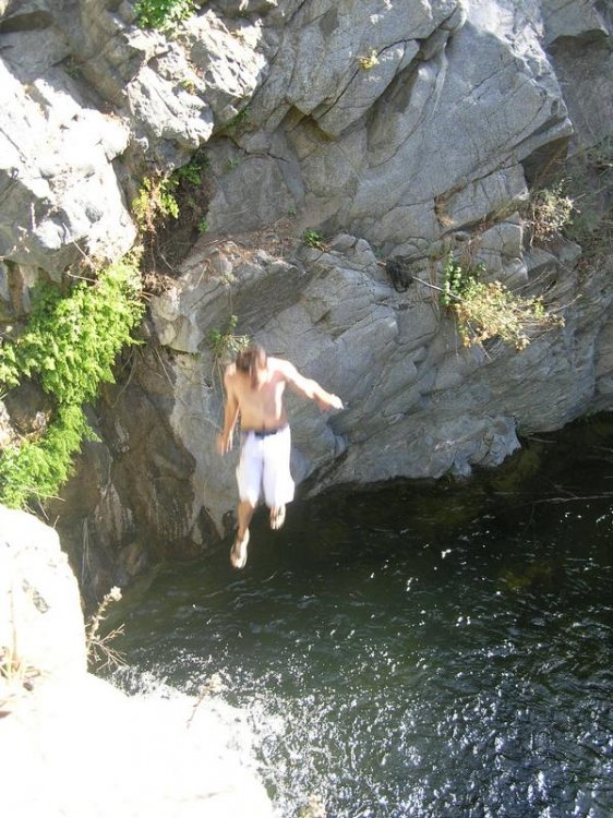 950471707_FishCanyonJump.thumb.jpg.2d1128d79d93f2a57593487eaf5bf368.jpg
