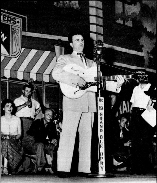 Bobbejaan_schoepen_grand_ole_opry_1953.thumb.jpg.3a1b3a49e8c3b78915e50af54845e142.jpg