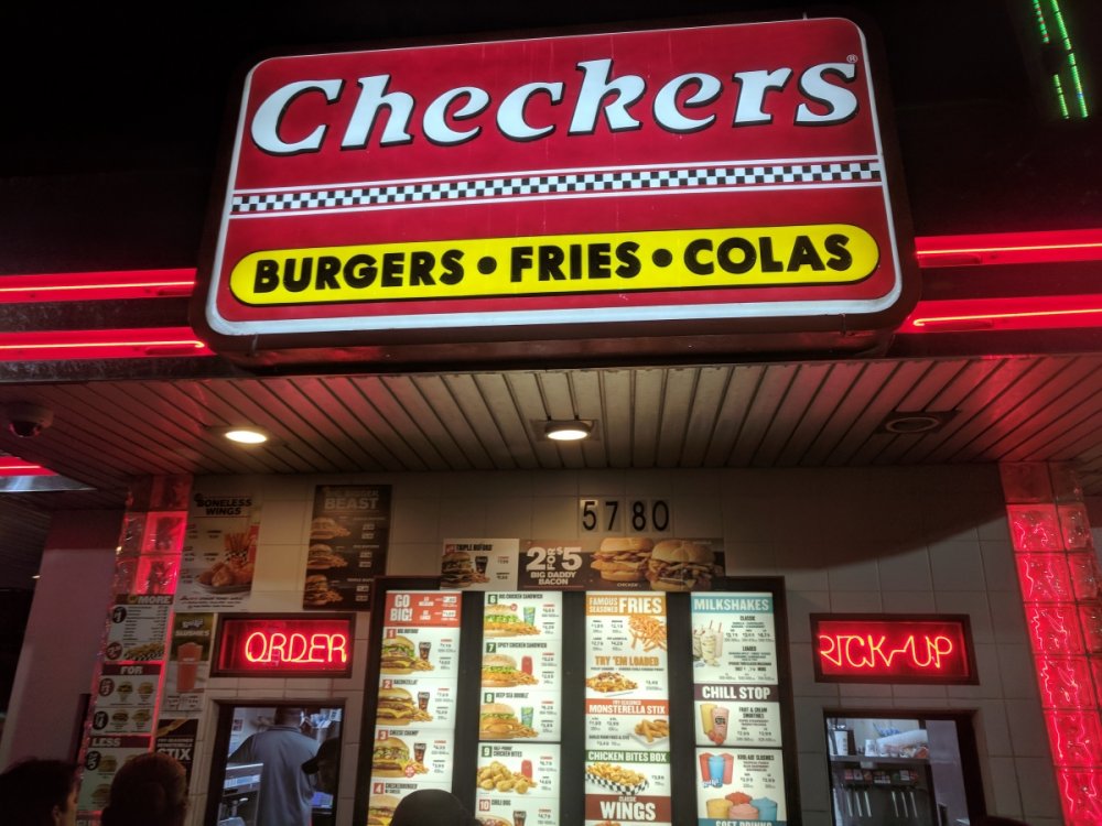Checkers.thumb.jpg.3677de606114a0069e5ff6cce7781dda.jpg