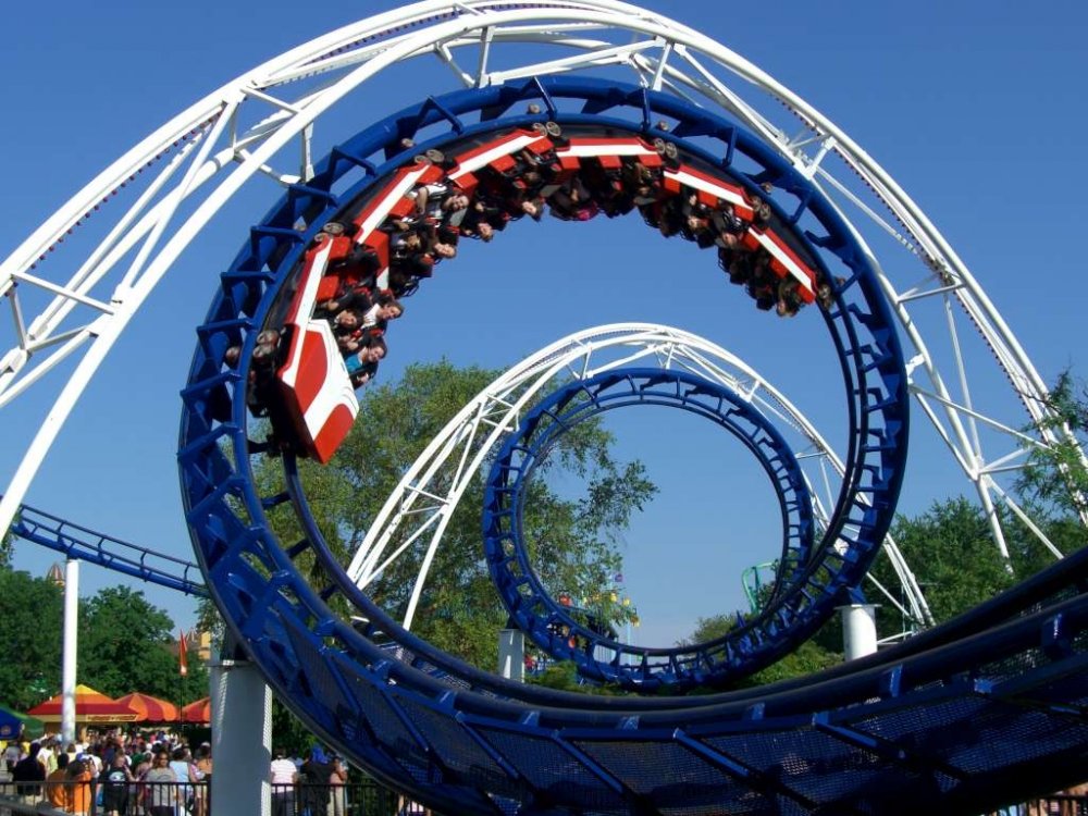 Corkscrew_(Cedar_Point)_01.thumb.jpg.1497590f4236db2b820042d28703c8e4.jpg