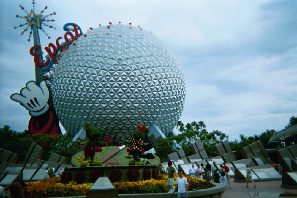 Epcot.thumb.JPG.0b35718596dd2e410fb894c31950b045.JPG