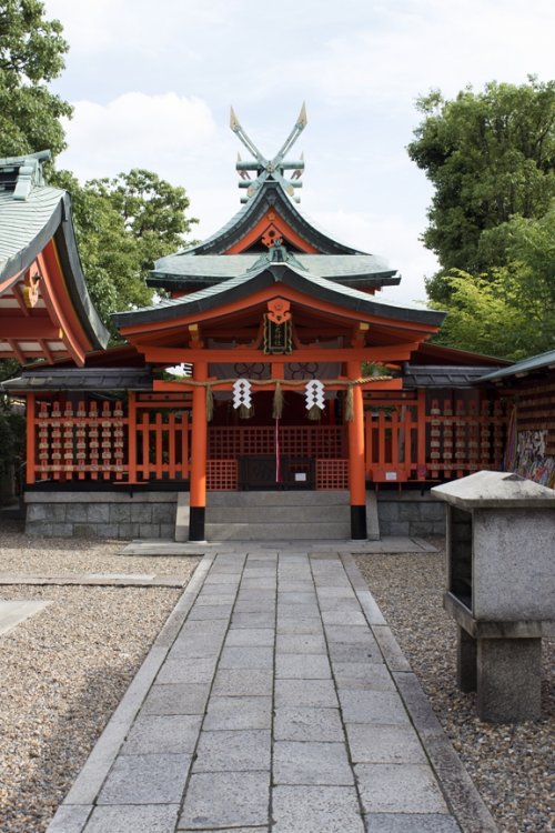 FushimiInariSideShrine1.thumb.jpg.3b8a96fdd293ffed1141e9794f903a53.jpg