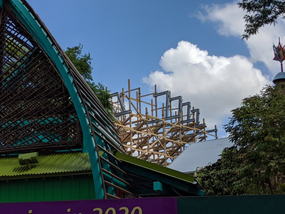 Gwazi5.thumb.jpg.3c5020694cbf683b058e23323f6b985a.jpg