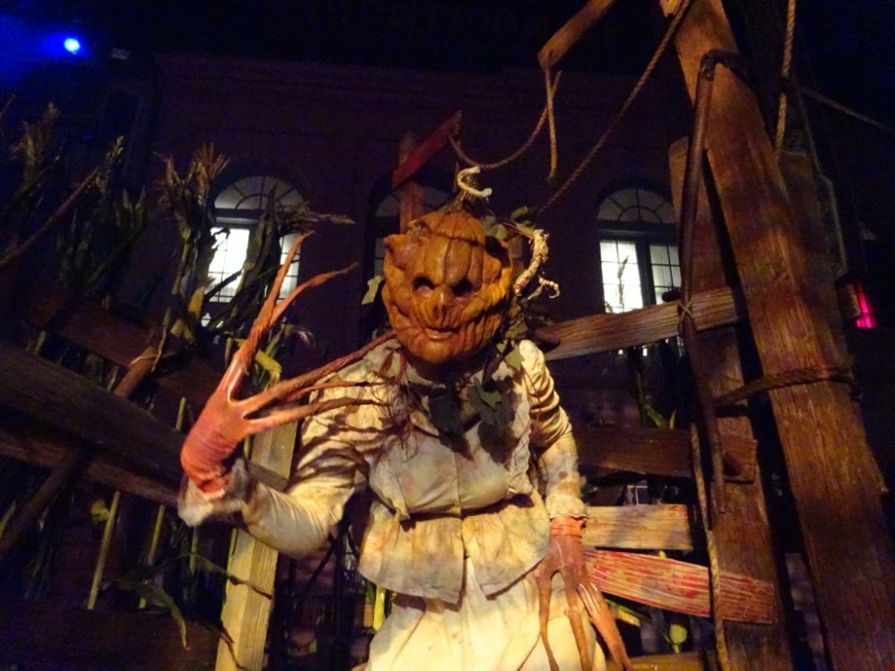 HHN_2014_54.thumb.jpg.085cbc24ec7b7b67b413aa990e4bd648.jpg