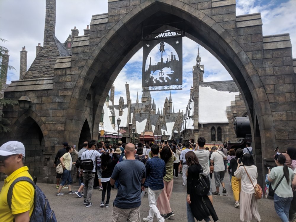 Hogsmeade.thumb.jpg.6802c96d576140bc58a8596d7e9c005a.jpg