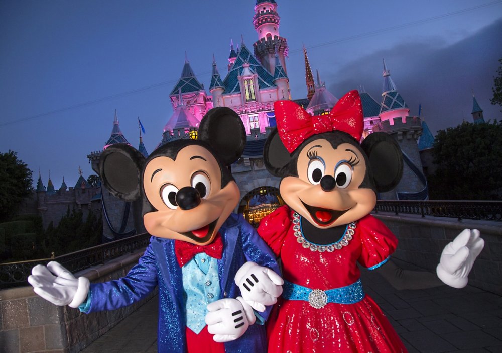 Mickey-and-Minnie-4_15_DL_000119.thumb.jpg.f90bb85104a7fa7e844c14078ef2619a.jpg