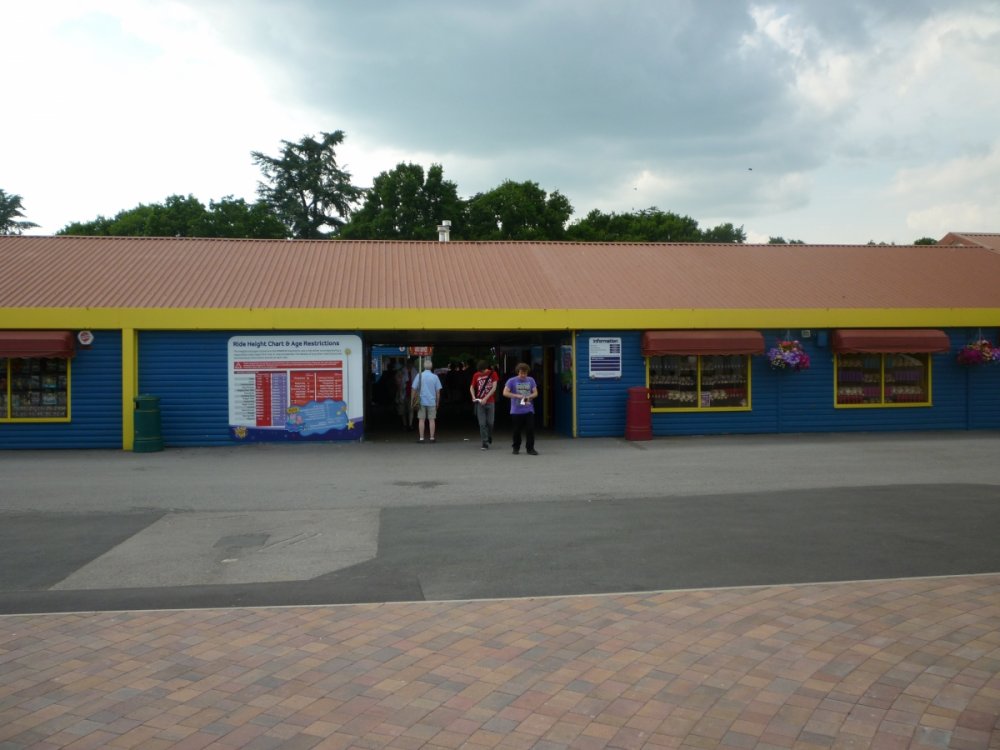 Paultons1.thumb.JPG.af83bf76d9ab34e5359f414c709caab1.JPG