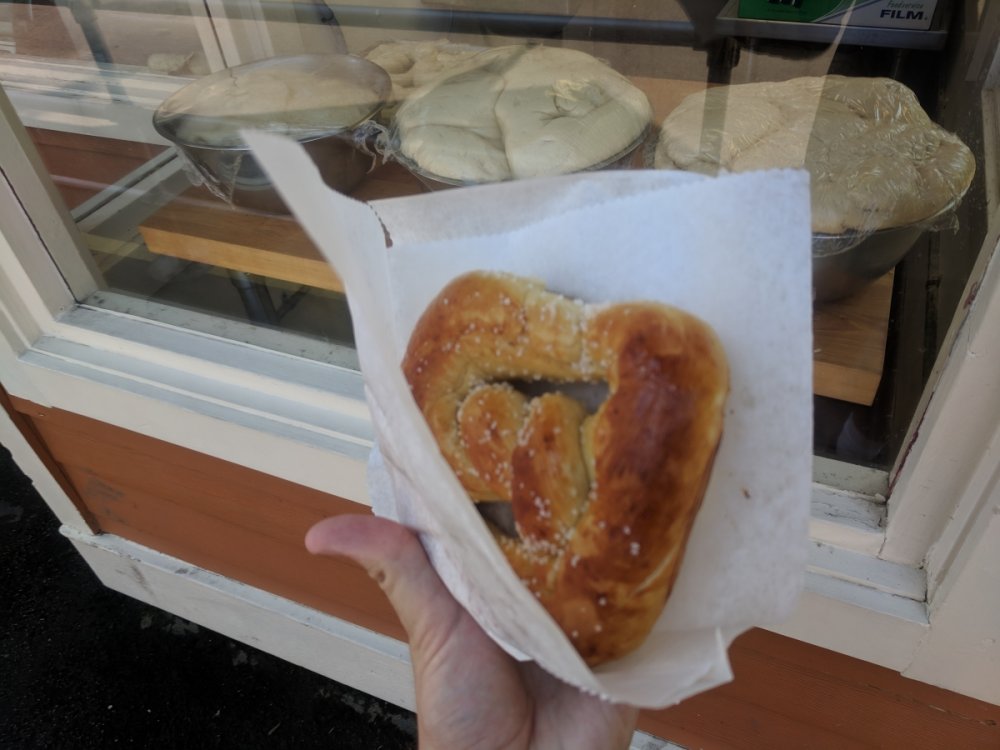 Pretzel.thumb.jpg.61edca8dae31f3d5ec92de867af23ff8.jpg