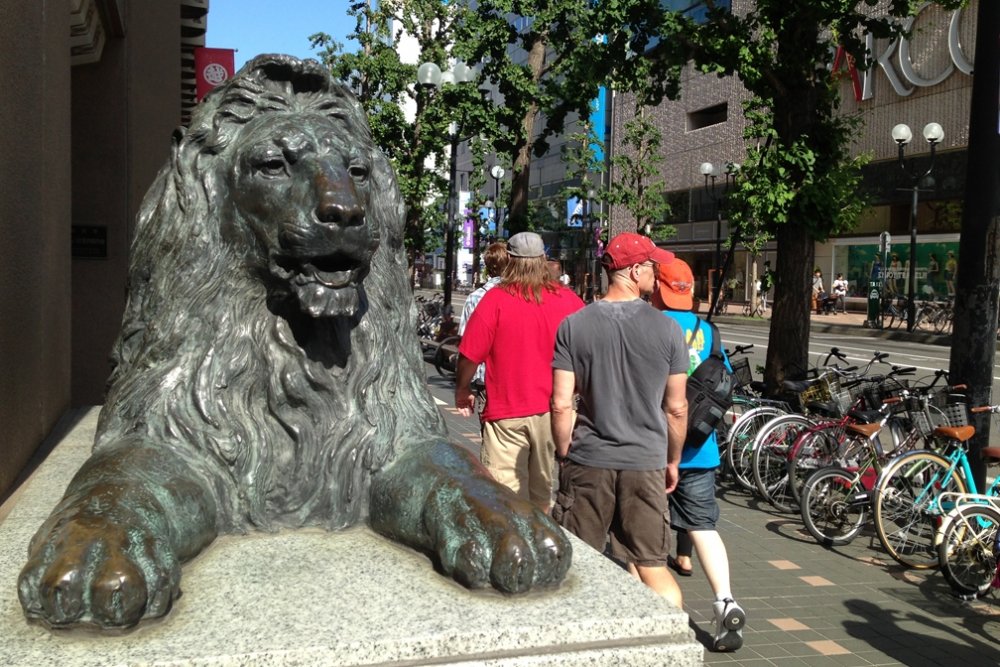 StreetLion.thumb.jpg.140a4b77d781373396e274d8497e6db1.jpg