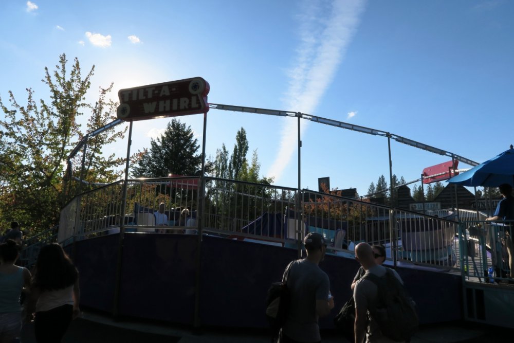Tilt-a-Whirl.thumb.JPG.290b124e9024011577f8cfc29caec435.JPG