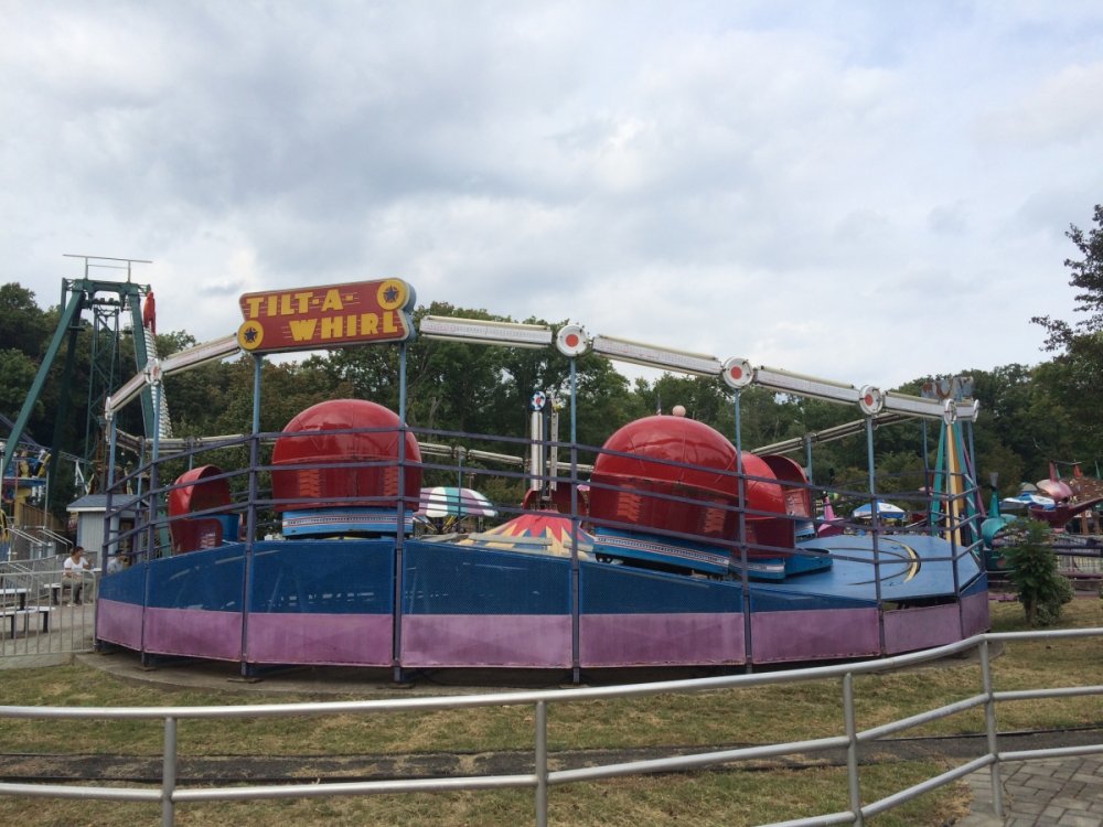Tilt-a-Whirl.thumb.JPG.bff21d57baf8f37b17af0de29378b5a0.JPG