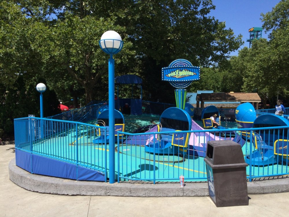 Tilt-a-Whirl.thumb.JPG.c6b5be85082acb16f375827e4eb85c47.JPG