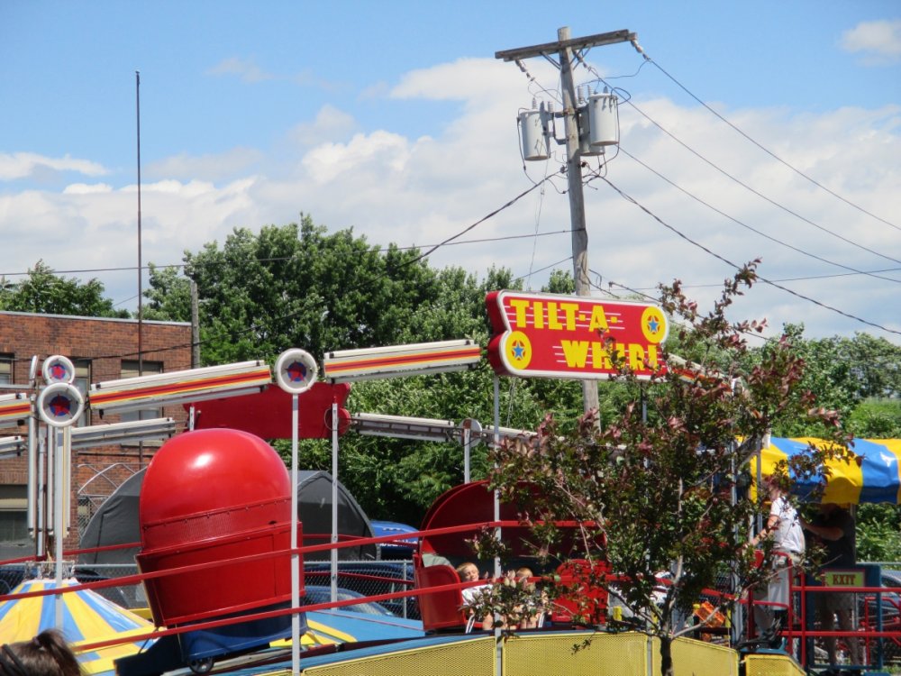 Tilt-a-Whirl.thumb.JPG.d453454330f1786fdf61f18da753856d.JPG