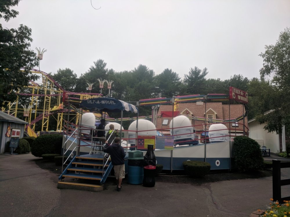 Tilt-a-Whirl.thumb.jpg.50d478010fe68b562f47c3b8b12fb7a4.jpg