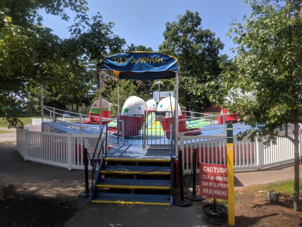 Tilt-a-Whirl.thumb.jpg.680a7deea28d3aa08bb9b2679e8f813f.jpg