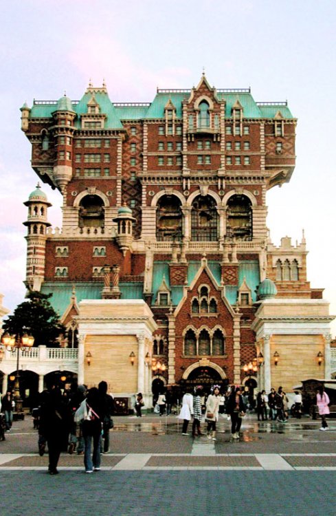 Tokyo_DisneySea_Tower_of_Terror.thumb.jpg.270926e4215911e86509dc00bf768ad2.jpg