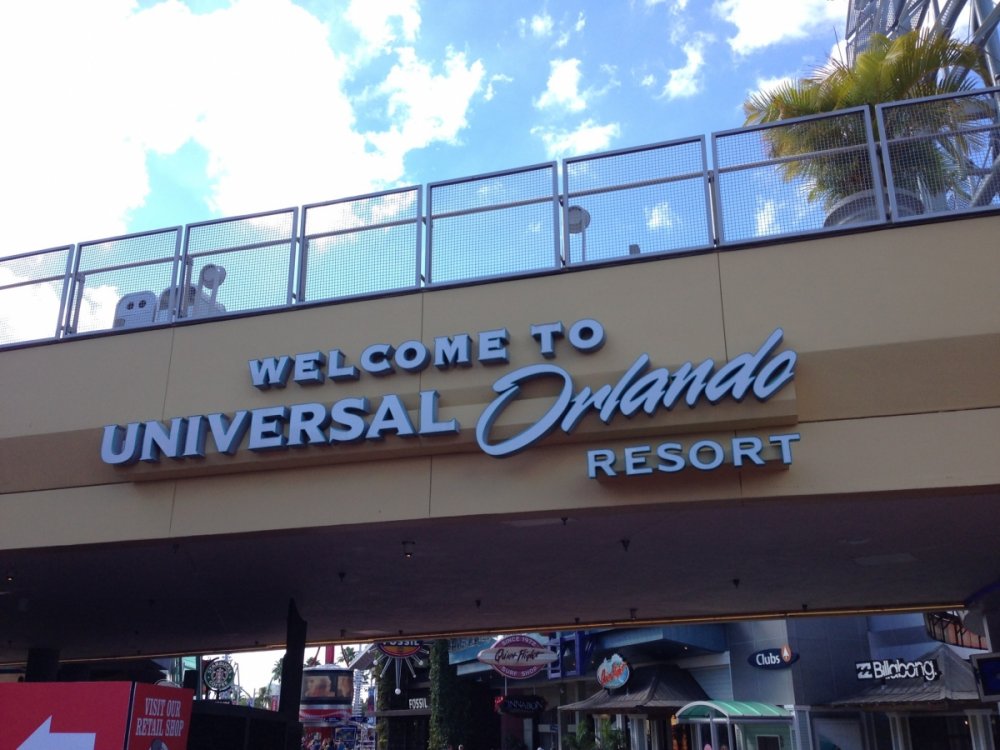 Universal_01.thumb.jpg.d86a9158ba0f2e3e47f522d2eda63831.jpg