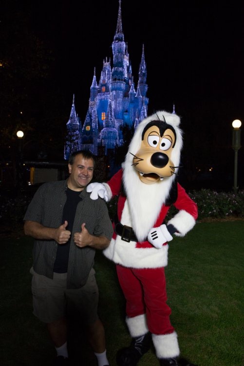 WDW_holiday_2013_05.thumb.jpg.2bbe45593ae36ea40805e0917705582a.jpg