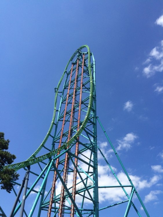 Zumanjaro.thumb.JPG.1f69a317a6b15e375e37d3938fb10178.JPG