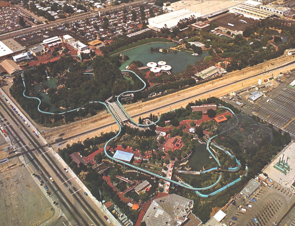 busch_gardens_aboveLA.thumb.jpg.253e3340ef36f609a07b42e9965f5628.jpg