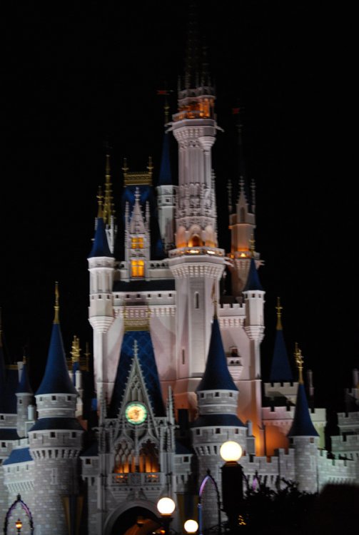 castle-night.thumb.jpg.ff7fb14fc8ed7522bfea6b0fd307b1b0.jpg