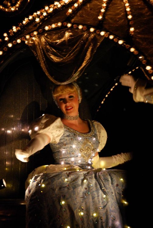 cinderella-night.thumb.jpg.d3a7e78e31676913140eccde7fa0b181.jpg