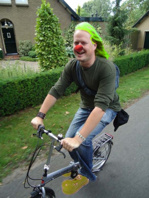 clown.thumb.jpg.586420c0fec0f702c935a586c9dc120c.jpg