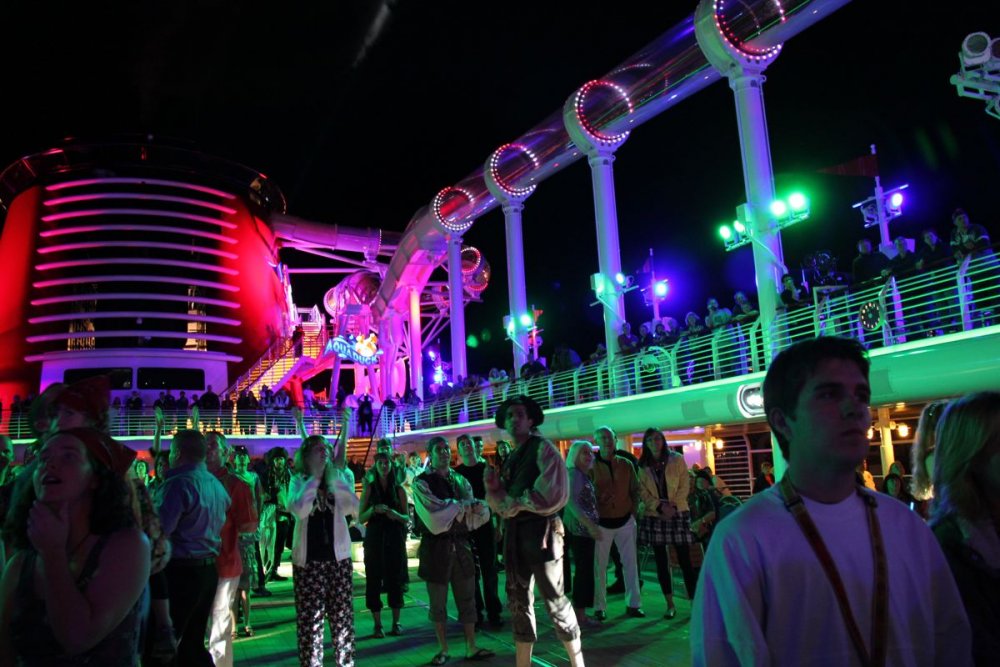 cruise106.thumb.jpg.2c100eb955cb4f11c843d83ca4a1bc76.jpg
