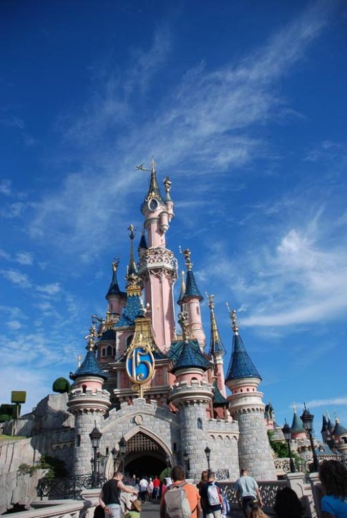 disneylandparis08.thumb.jpg.a7aa859237bb4412af69365c676a640b.jpg