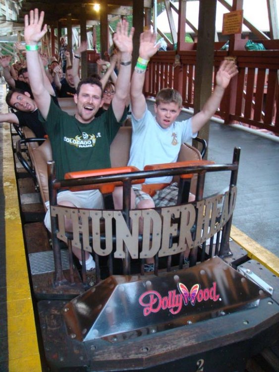 dollywood_02.thumb.jpg.9d3f23b7de6ba86dc302482a3e6e5260.jpg