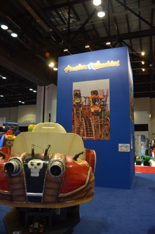 iaapa_hanno_050.thumb.jpg.cddf30fc8cf4ebbb12cd2911c88b4536.jpg