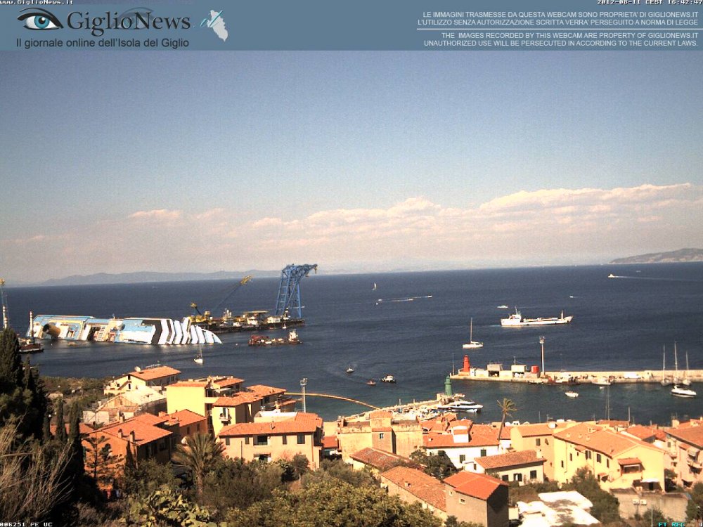 isoladelgiglio_porto.thumb.jpg.4529e69453eb683f0645157d785d321f.jpg