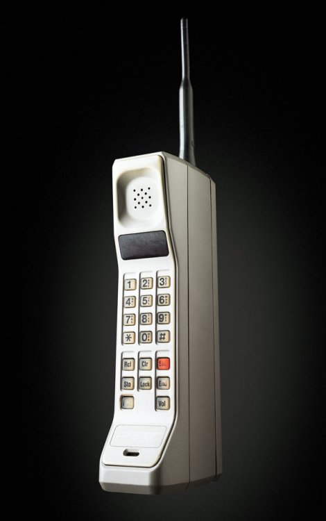 old-cellphone.thumb.jpg.0087cfb271581ab03c5116433a76164d.jpg