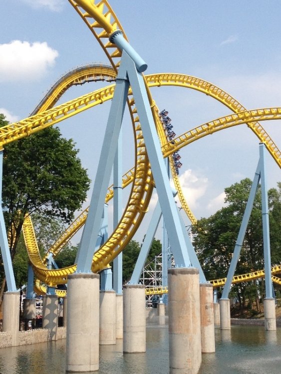 skyrush.thumb.jpg.a50a5d8b8e529f2218a7af059a986b52.jpg