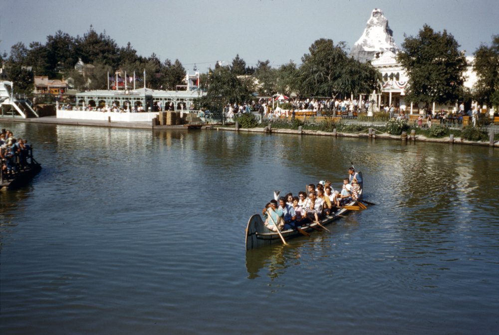 tomsawyer_canoe.thumb.jpg.cbe46bdff61581148c4f8f5ff47077fd.jpg