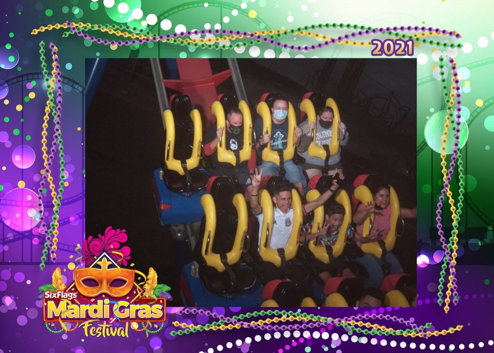 1919957246_SixFlags-id250166581-1.thumb.jpg.fc596a3f4f90d4837bcaa29a7b61e096.jpg