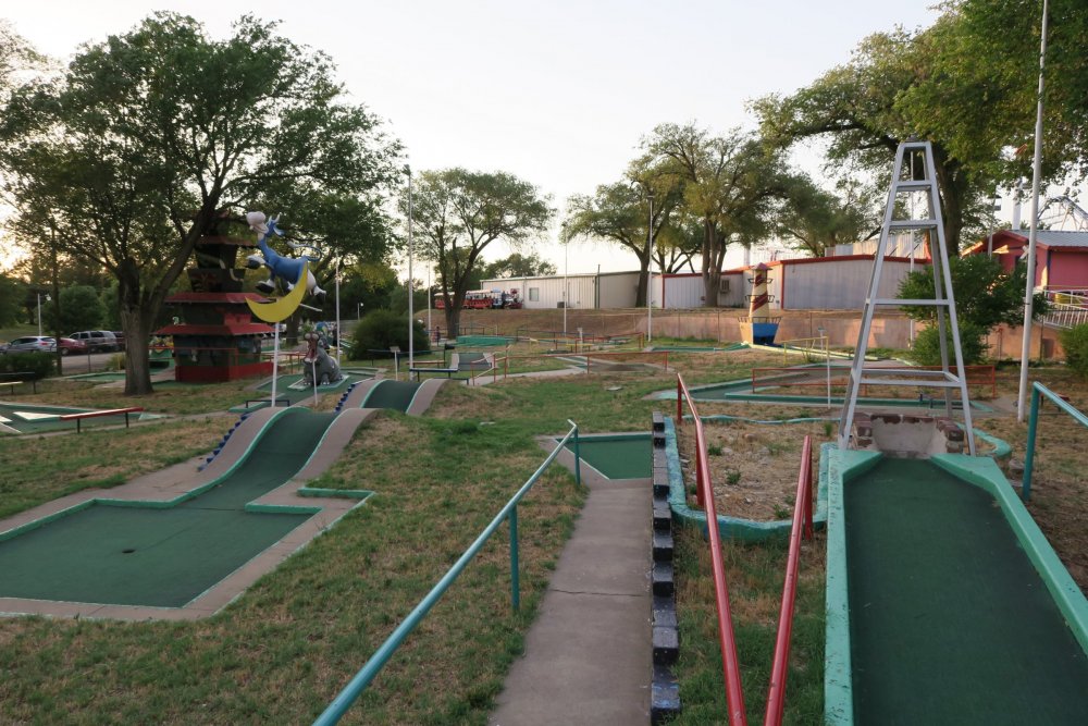 502397961_MiniGolfOverview.thumb.JPG.a6e8425234538a6c5801b2c0ba50590a.JPG
