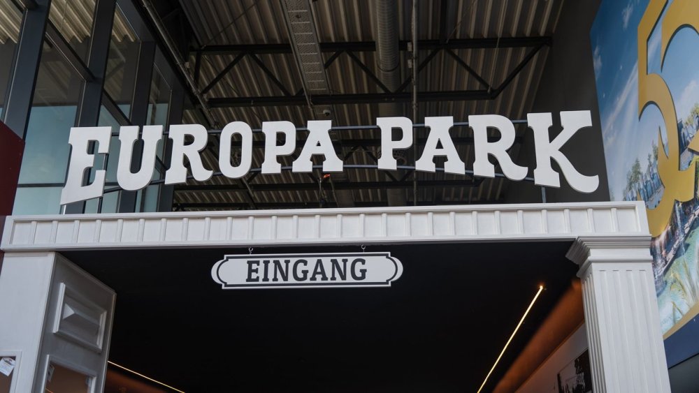 europa-park_preview_center_eingang.jpg