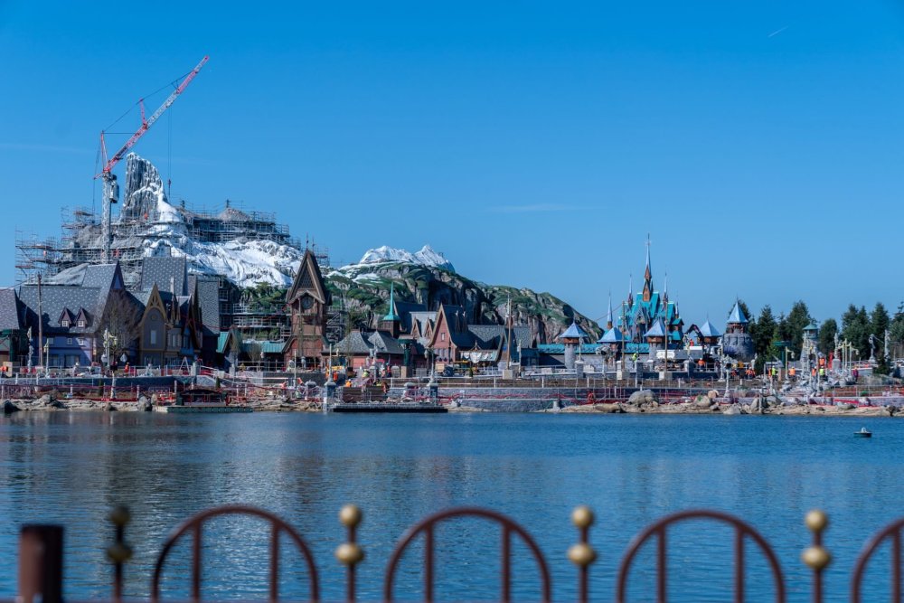 2025-DLP-Releases-Construction-Updates-Disney-Adventure-World-and-More-World-of-Frozen-1.thumb.jpg.a3ed72ae242b19a297bef147bd8a177a.jpg