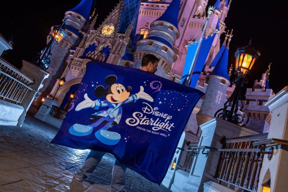Disney-Starlight-Blanket-Merch-scaled.thumb.jpg.c5759ef38b253a0ecd765020338a2e61.jpg