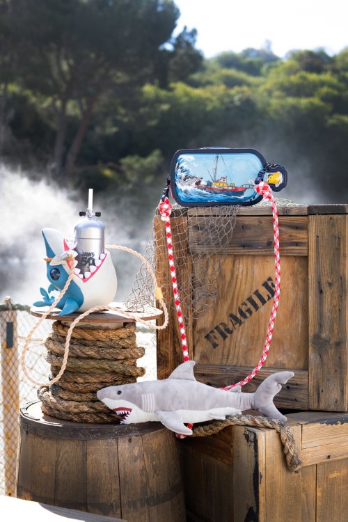 Jaws Merch (2) - MMS at USH.jpg