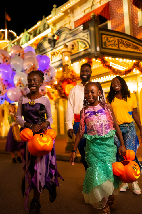 Mickeys-Not-So-Scary-Trick-or-Treat-720x1080.thumb.png.66e12bb4495805d7373deadf8610642e.png