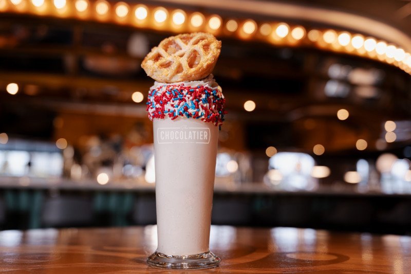 800_26_hp_fb.chocolatier.milkshake.jpg.d01fcbfbd55bc399925ee40184309dd4.jpg
