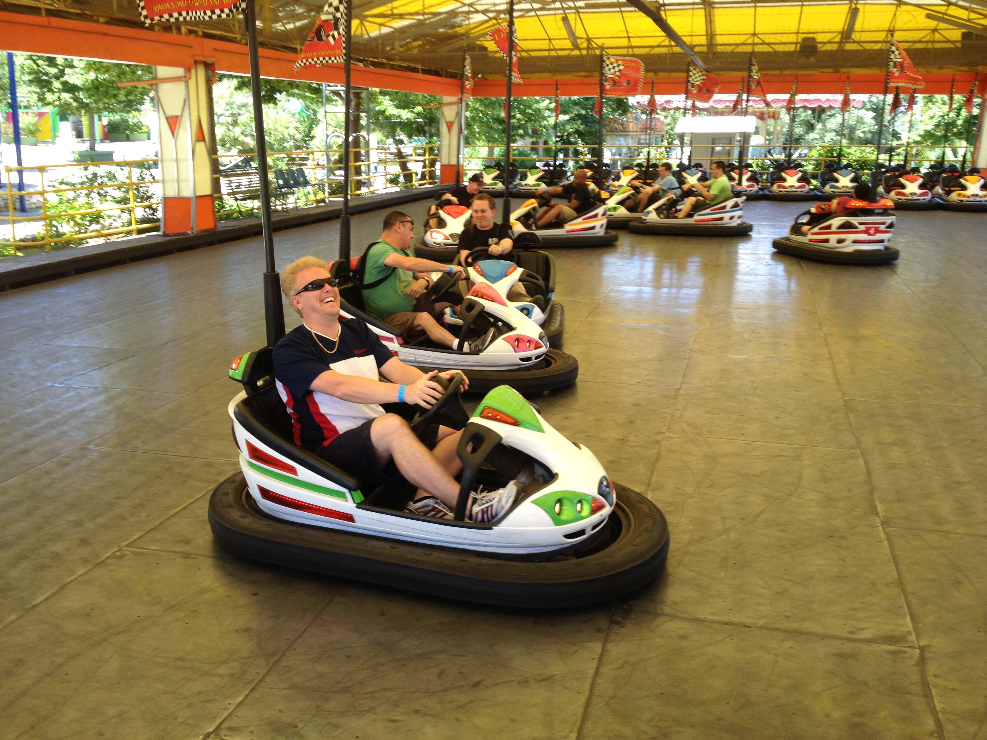 bumper cars luna park