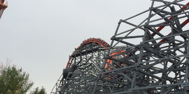 Report from Six Flags New England!